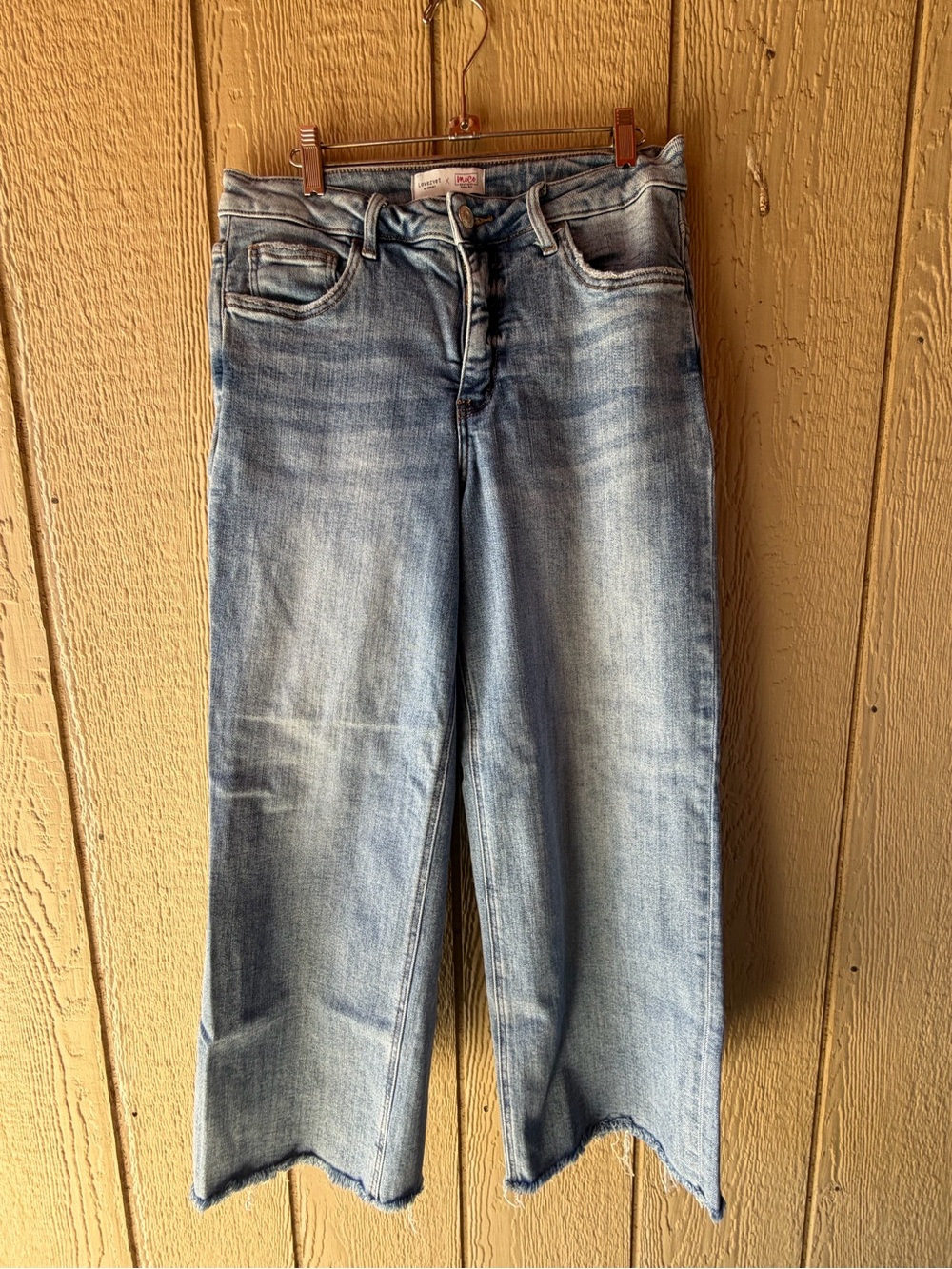 Lovervet x Moco - High-Rise Light Blue Wide-Leg Cropped Jeans
